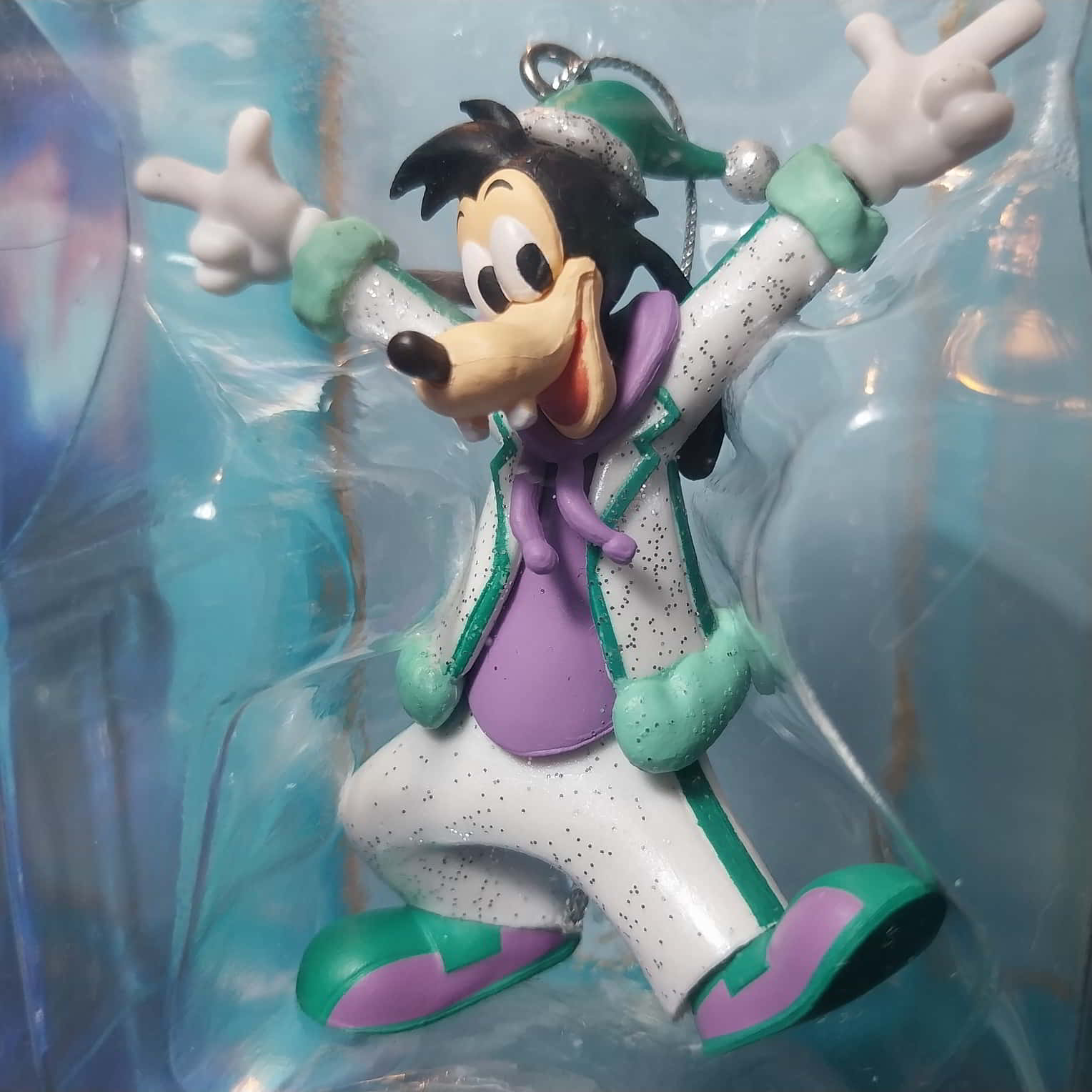 Max Goof - Christmas Ornament - Happy Christmas Ornament 2022 - Disney HappyKuji 2022 - Mickey and Friends (Sunny Side Up)